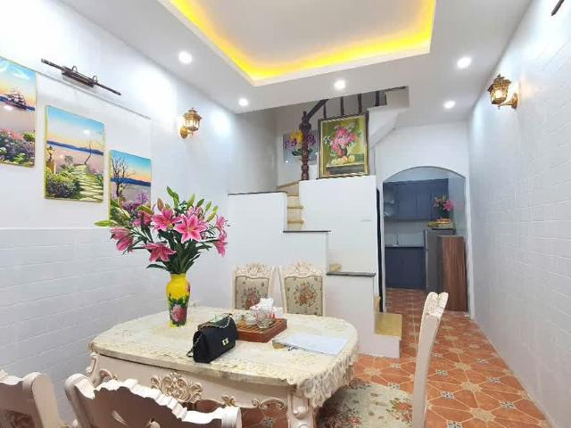Bán nhà 4 tầng 30m cực đẹp ngõ 312 Đường Láng, Ngã Tư Sở