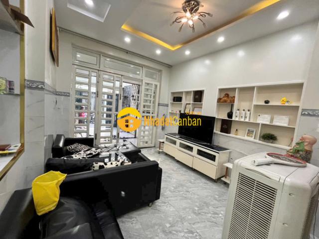 Bán nhà 4 tầng hxh kế bên gigamall thủ đức, dt 85m2, ngang 4, nở hậu giá 8,4 tỷ