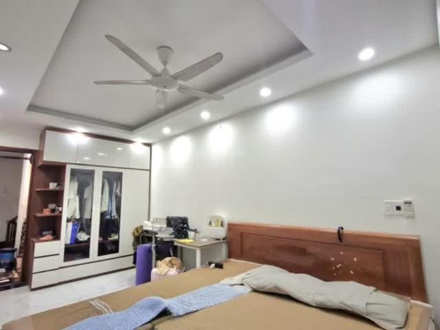 Bán Nhà 5tầng, 3 Phòng Ngủ, Ngõ Lê Quang Đạo Nam Từ Liêm Giá Hời 6.5 Tỷ Sổ Đỏ Chính Chủ