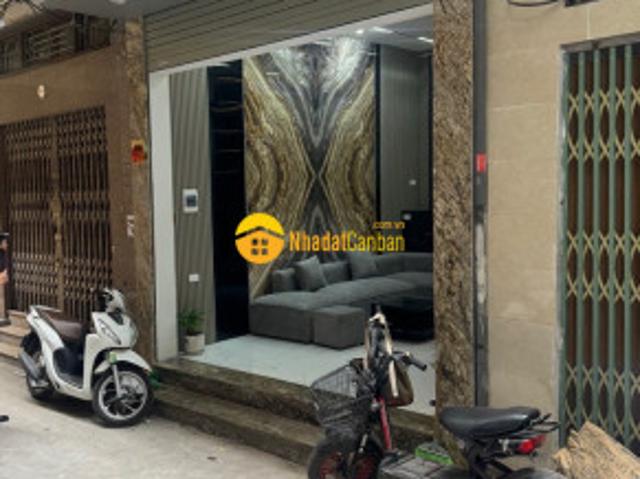 Bán nhà 5 tầng, 3 ngủ, mặt ngõ kd, ô tô đỗ cửa, gần ub phường, q. Đống đa, chỉ hơn 7 tỷ