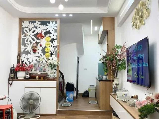 Bán nhà 5 tầng 3 ngủ cực đẹp uy tín Văn Chương, Đống Đa