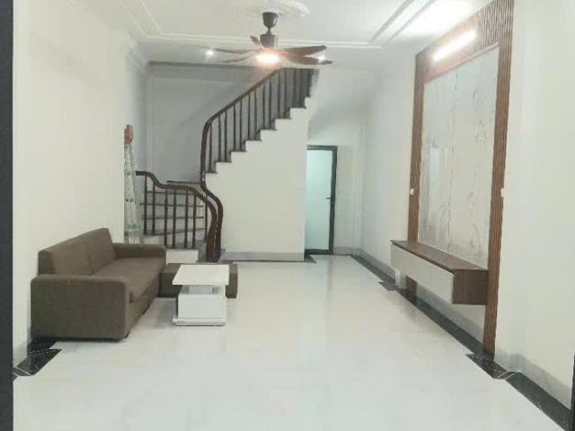Bán Nhà 5 Tầng, 3 Phòng Ngủ, Trương Định Hoàng Mai Giá 6.6 Tỷ Quyền Sở Hữu Đất Đai Chính Chủ