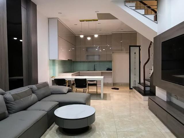 Bán Nhà 5 Tầng Trung Tâm Mỹ Đình – Diện Tích 40M2 – Giá 8.9 Tỷ – Nở Hậu, Kinh Doanh Tốt