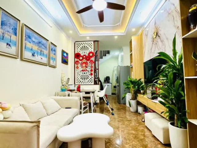 Bán Nhà 5 Tầng Cực Đẹp Gần Aeon Mall Long Biên 30m² Giá Chỉ 5,7 Tỷ