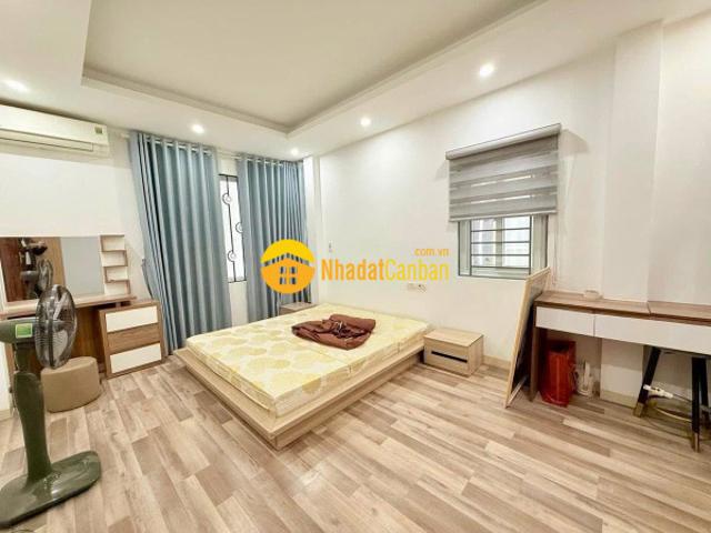 Bán nhà 5 tầng lô góc mặt tiền rộng, ngõ thông ô tô đỗ cửa, gần phố thịnh liệt hoàng mai