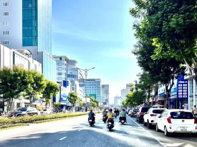 Bán nhà 5 tầng mặt tiền Nguyễn Văn Linh gần Hàm Nghi và Bưu Điện Thành Phố giá tốt