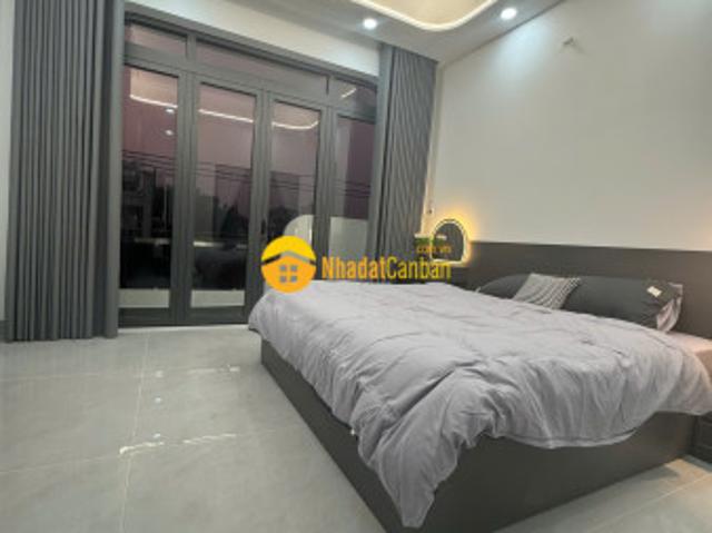 Bán nhà 5 tầng đường nhựa 10m gần chợ gần kcn