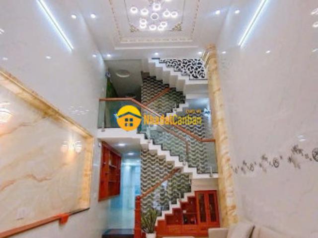 Bán nhà 6 tầng thang máy bình tân dt 4x20