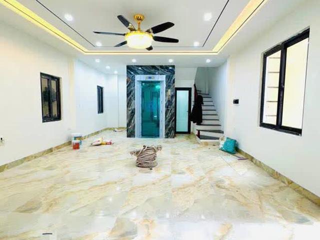 Bán Nhà 6 Tầng Lô Góc 3 Thoáng Thang Máy Full Nội Thất Nguyễn Văn Cừ, Long Biên