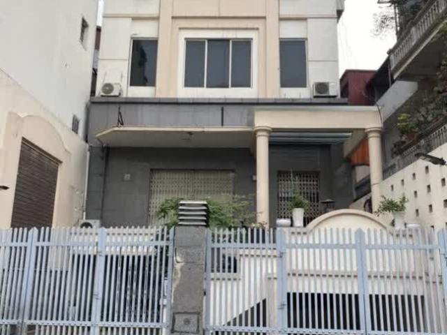 Bán nhà 6 tầng rộng 278m2, mặt phố Âu Cơ giá đầu tư chỉ 89 tỷ