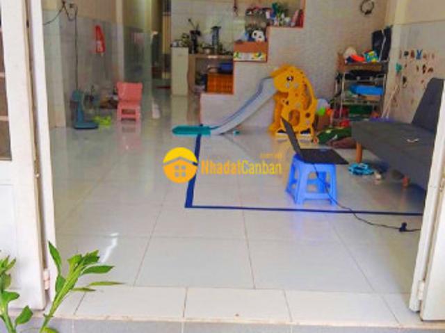 Bán nhà 79m2 đình phong phú mặt tiền 4m, nhỉnh 4 tỷ