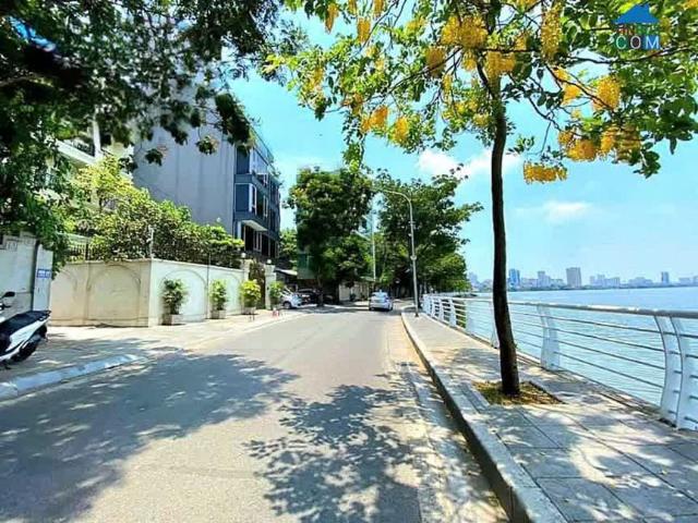 Bán nhà 9 tầng 300m 2 thang máy tầng hầm rộng doanh thu 6 tỷ/năm wieu Hồ Tây