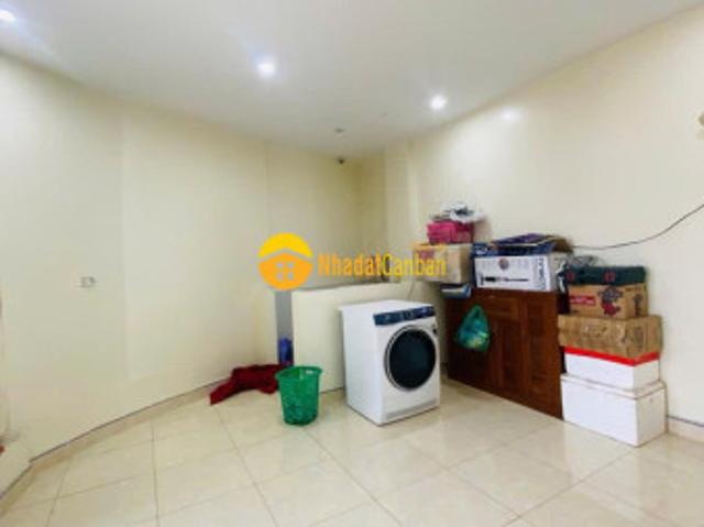 Bán nhanh nhà ngõ lạc long quân, giá 29 tỷ, hơn 100m2x5t, sân vườn