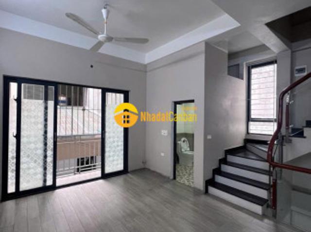 Bán nhanh nhà ngõ 218 lạc long quân, giá 18 tỷ, 55m2x4t, nở hậu