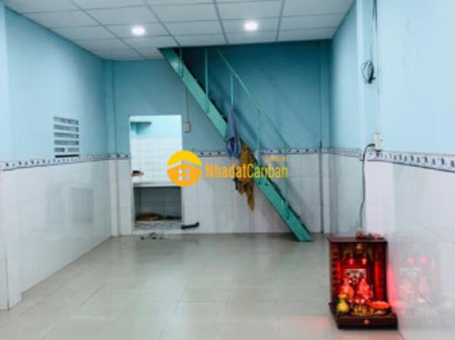 Bán nhanh nhà cmt8, quận 10, 30m2, gần hxh, giá tốt chỉ 2 tỷ