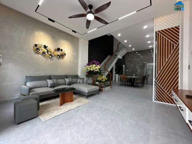 Bán nhanh nhà phố mới xây, ngay trung tâm thủ dầu một