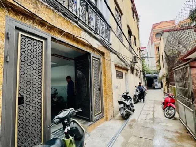 BÁN NHANH nhà phố Tam Trinh, DT 40m × 5T Dòng tiền 230 triệu/ năm Ô tô đỗ Cổng hơn 3 tỷ