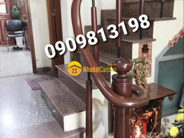 Bán nhanh tặng nt shr 3 tầng ở ngay p2 quận 8 tiếp khách thiện chí