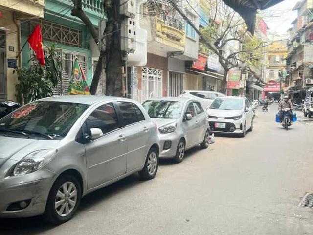Bán sớm nhà PHỐ 8/3, 50m, MT 4.2m, 5 tầng, 11.1 tỷ, ngõ ô tô tránh, kinh doanh sầm uất