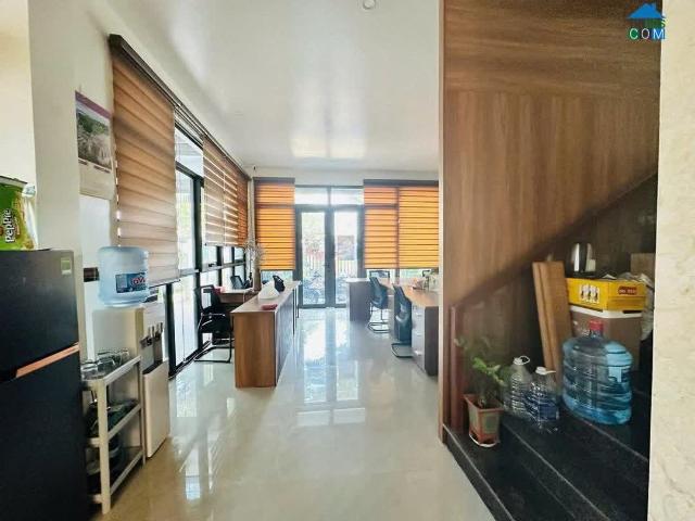 Bán shophouse villa An Vương đẹp 4 tầng mặt đường Lê Quang Đạo, 180m2, MT 9m, thang máy, kinh