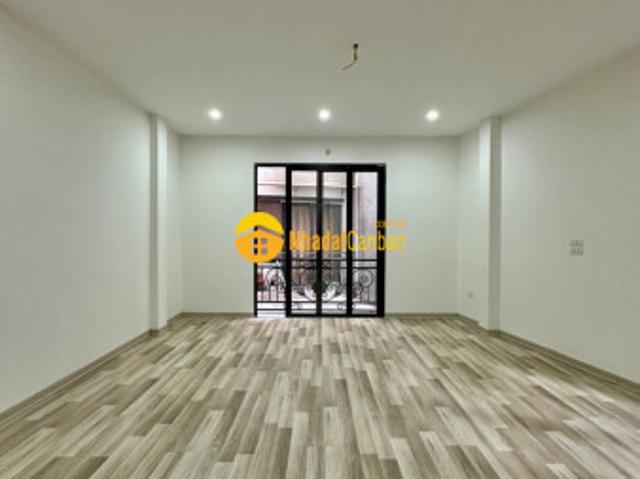 Bán siêu phẩm nhà trần khát chân 5 tầng thang máy long lanh lô góc sát phố hai bà trưng