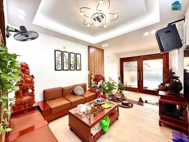 Bán siêu phẩm ô tô đỗ cửa 50 m2 giá 14.4 TỶ tại Thái Thịnh, Đống Đa