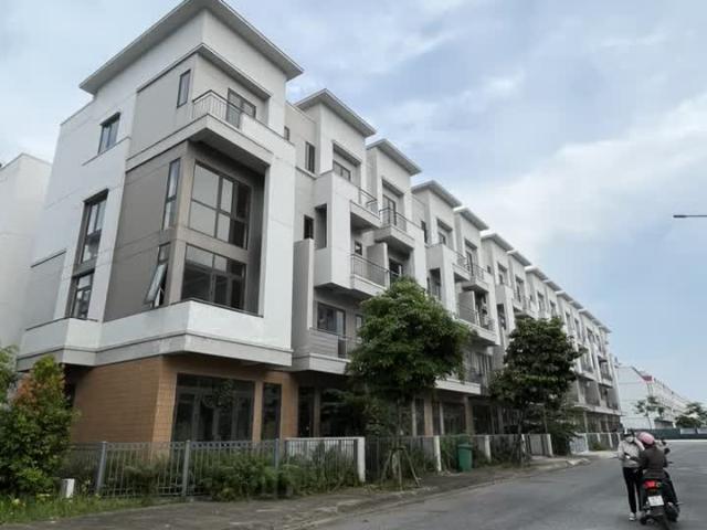 Bán đất tặng nhà 4 tầng diện tích 75m2 Sổ hồng lâu dài