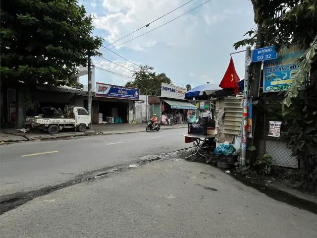 Bán đất tặng nhà cấp 4 tiện xây mới – 174m2, đường 32 Long Thạnh Mỹ, giá 5.3 tỷ