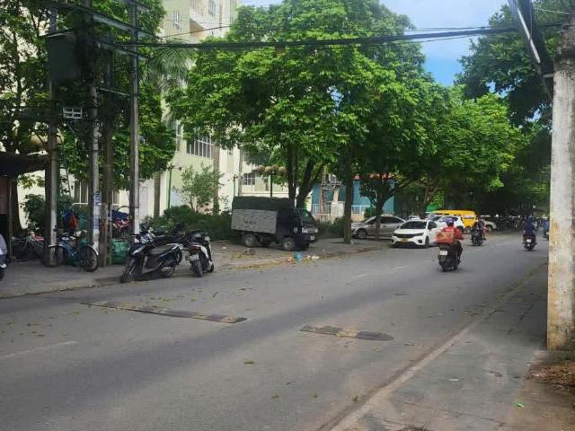 Bán Đất Tặng Nhà Lô Góc 2 Tiền Thượng Thanh Lb 65M MT 5M Kinh Doanh