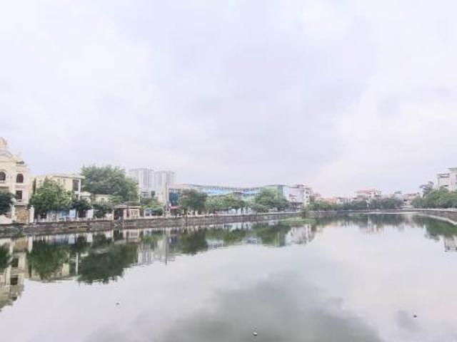 Bán đất tặng nhà mặt phố Bồ Đề 230m x12 m MT view hồ, vỉa hè nhỉnh 20 tỷ Bán đất tặng