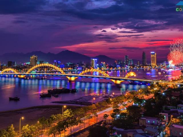 Bán đất Góc 2 mặt tiền Nguyễn Tất Thành, Q. Liên Chiểu, dt 382m2 rộng 18m, giá 26,5 Tỷ TL