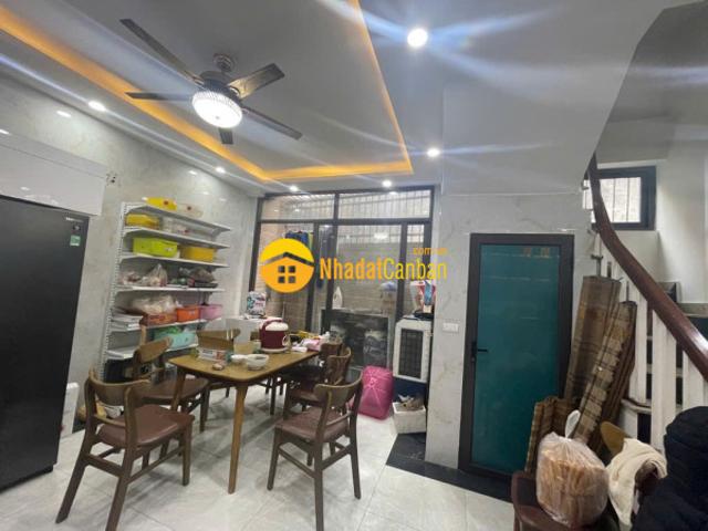 Bán đất kim giang hoàng mai, dt61m, giá hơn 10tỷ, ngõ thông