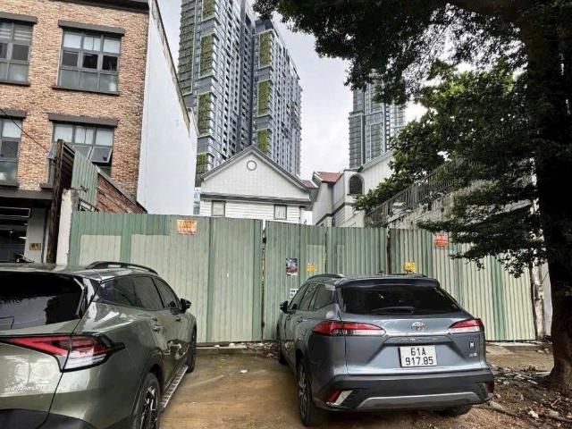 Bán đất mặt tiền đường Giang Văn Minh Q2, DT: 240M2 10M2x20M2. Giá 70 tỷ. Đối diện The Vista. Gần Metro số 1