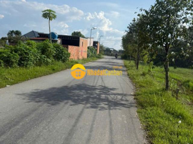 Bán đất mặt tiền đường nhựa thị trấn hậu nghĩa tdt 885m2 có 200m2 thổ giá 4,2 tỷ