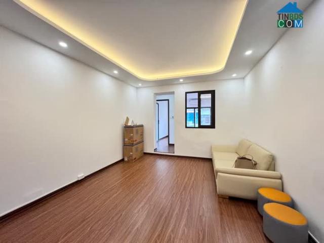 Bán Tập Thể Nguyễn Trãi Nhà Đẹp Ô Tô Đỗ Cổng 2 Ngủ Chỉ 2.19 Tỷ