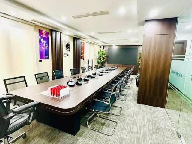 Bán tòa nhà 8 tầng mặt phố Nguyễn Thanh Bình, 205m2, mặt tiền 28m, lô góc, thang máy, kinh doanh