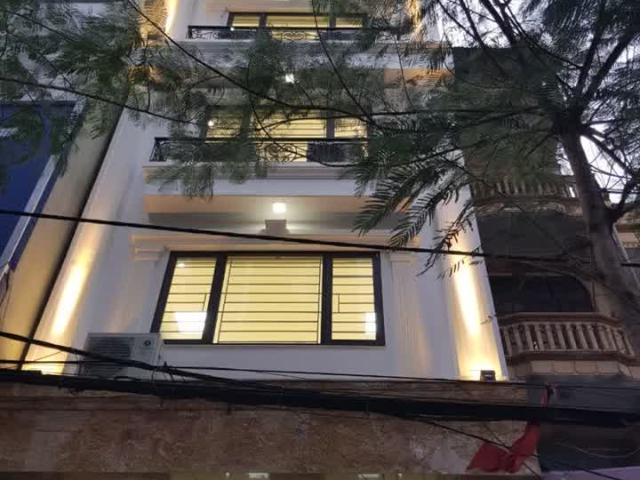 Bán Tòa Nhà Văn Phòng 9 Tầng Mặt Phố Vũ Tông Phan DT 116M2 MT 7.6m. Giá 70 Tỷ