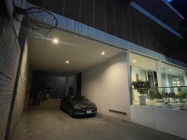 Bán toà nhà biệt thự 6 tầng – dt 35x20m2 – nguyễn đình khơi, p. 4, Tân Bình, GIÁ 138 TỶ
