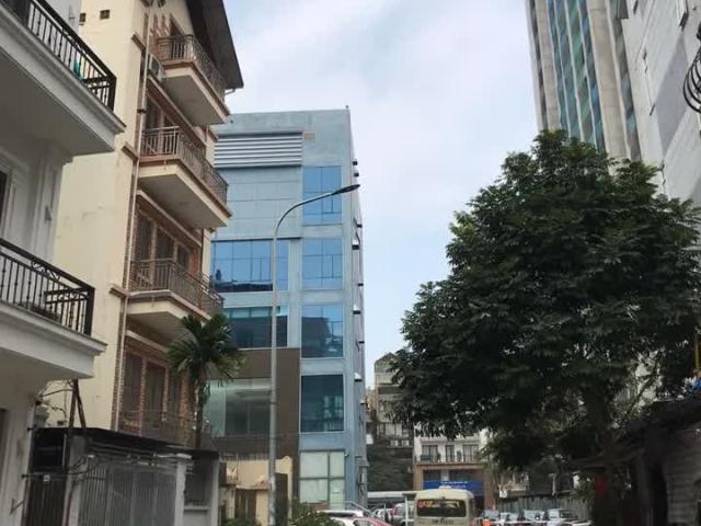 Bán Tòa Nhà Hỗn Hợp, Phố Vip Lạc Long Quân 108m x 3T, Mt 6m. Giá 36 tỷ