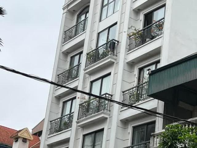 Bán toà nhà khách sạnThái Hà 120m2 Mặt tiền 8,8m Giá 27 tỷ Doanh thu 300 triệu/tháng