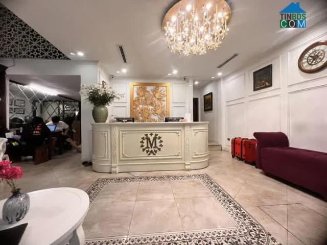 Bán tòa nhà khách sạn mặt phố Cầu Gỗ 110m 7 tầng Mặt tiền 6 mét Cực hiếm LHCC 0944523