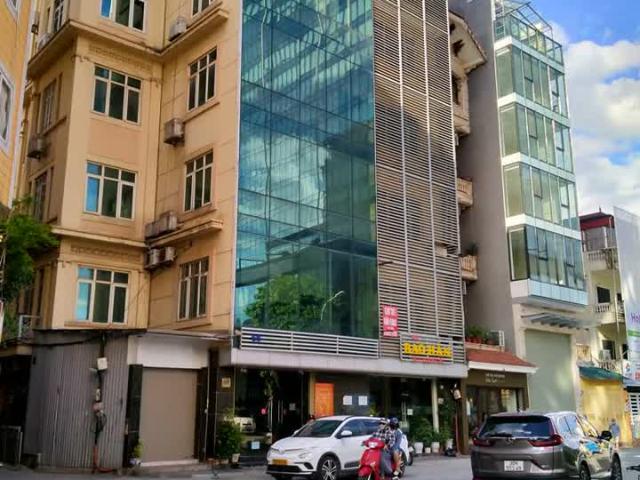 Bán tòa Văn phòng mặt phố Hoàng Cầu 275m 9 tầng MT 9m gian thỏa thuận