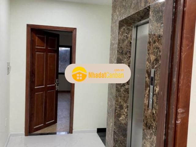Bán vila hẻm 6m gầnlử gia 5 x20 nhà 3 lầuthang máy