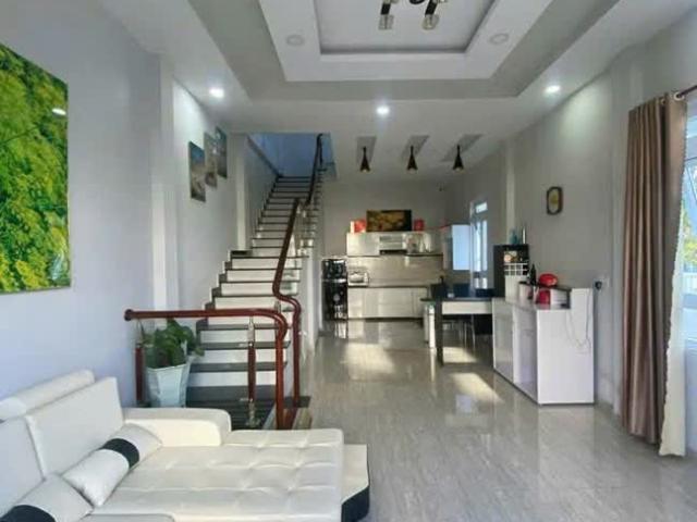 Bán Villa Đồi Thông Tin Phường 8 Đà Lạt Ô Tô Đậu Trong Sân 9.5 Tỷ