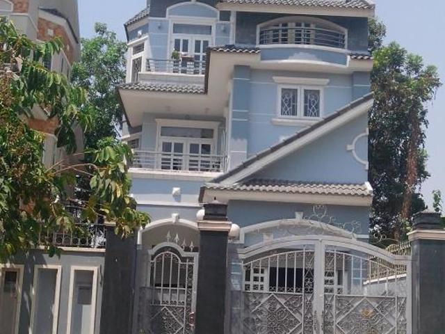 Bán villa đường 25 Phạm Văn Đồng Hiệp Bình Chánh Thủ Đức 6X19m, 2 lầu ST