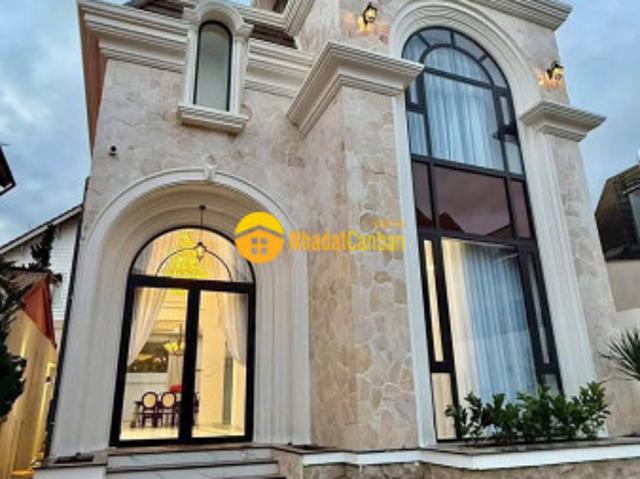 Bán villa sân vườn hồ bơi view thành phố, nam hồ đà lạt