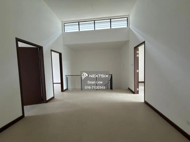 Banang Golf 4 Storey Luxury Bungalow with Private Swimming Pool