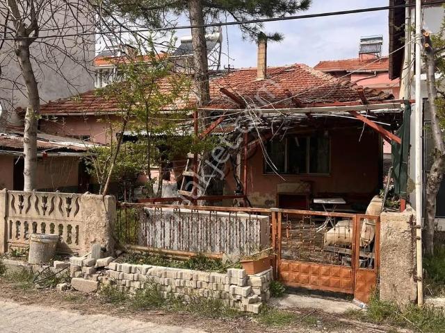 Banaz 31 Ağustos Mh Bahçeli 120m2 3+1 Müstakil Ev