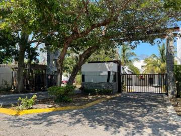 Banco Vende Casa en Residencial El Vergel