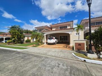 Banco vende lujosa casa en Costa del Este